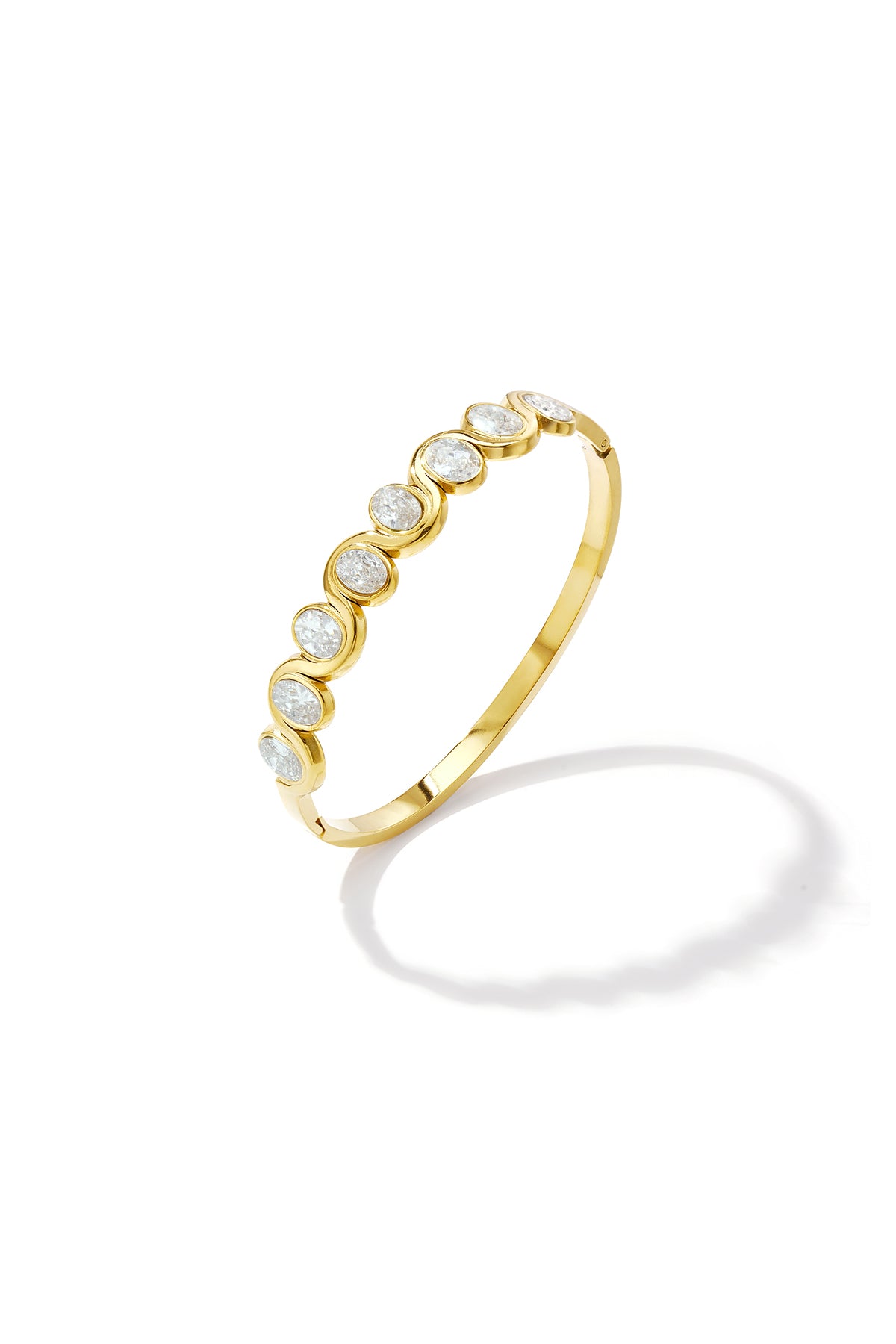 Roestvrijstalen armbanden in ovale vorm, eenvoudige dagelijkse sieraden uit de Simple Series voor dames.