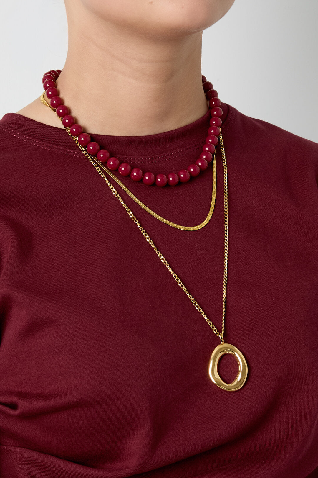 Ketting met organische ovaal vormige hanger