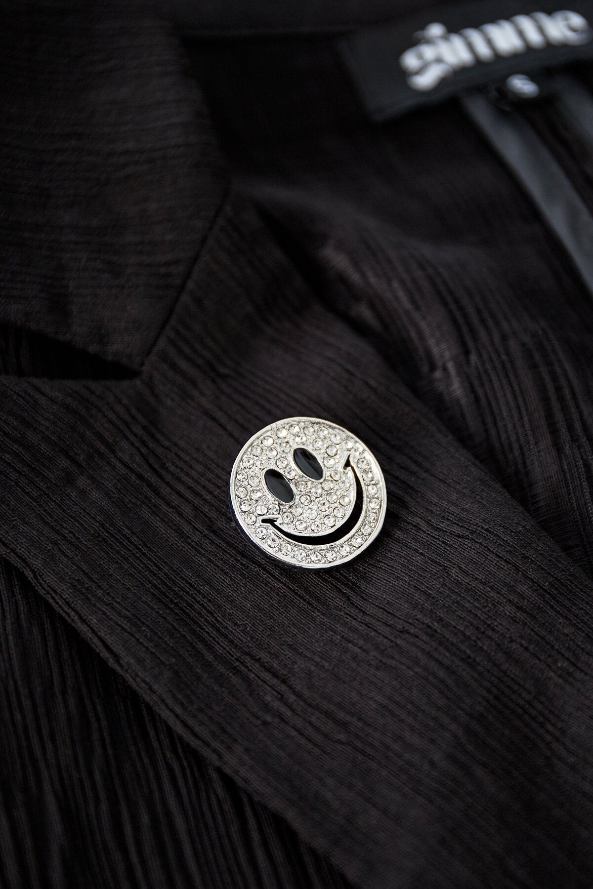 smile brooche