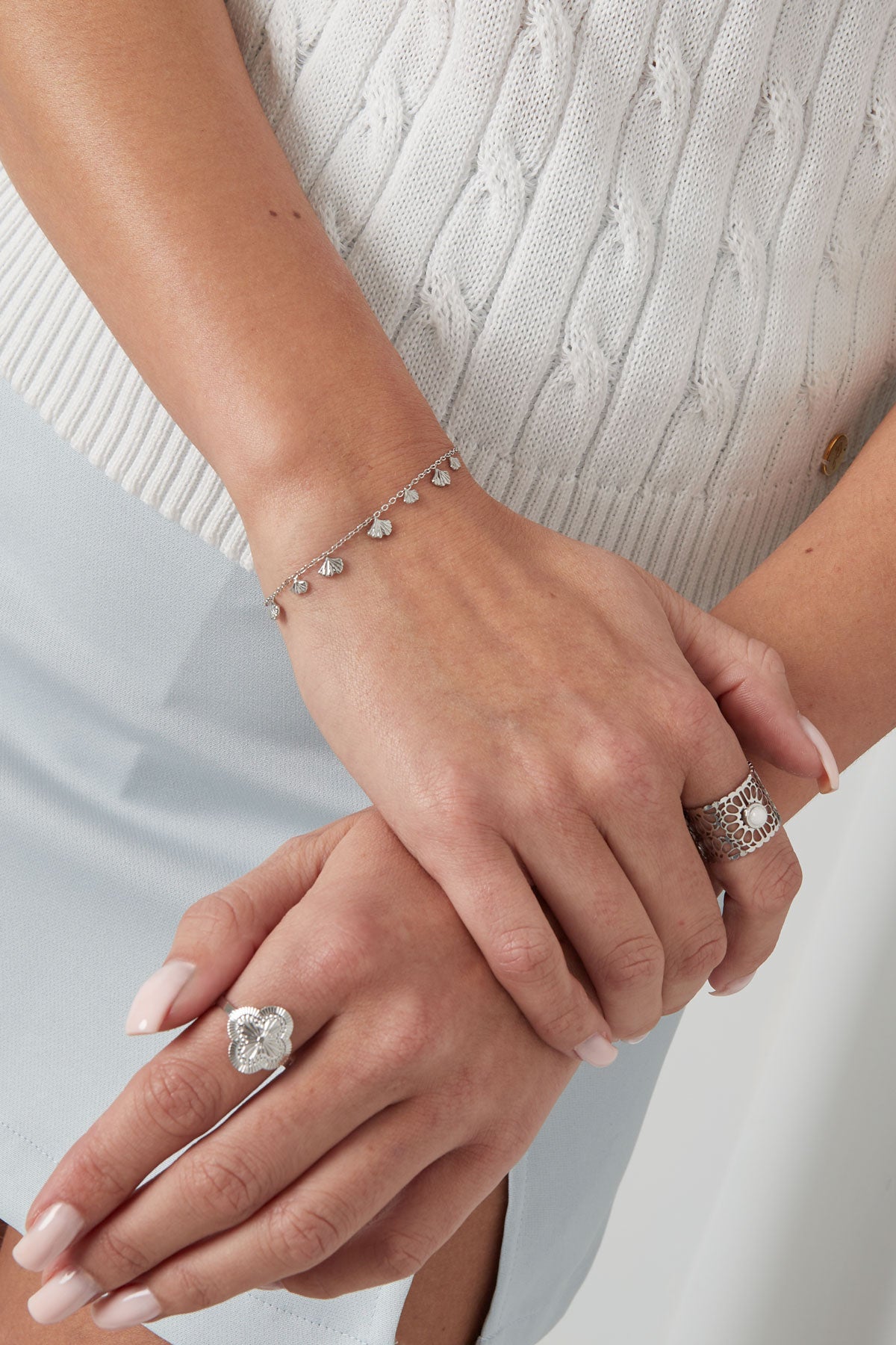 klassieke armband met schelp bedels