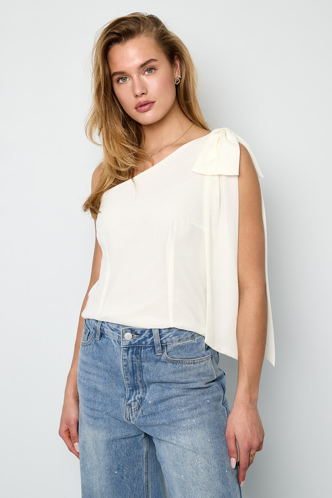 Off-shoulder top met strik