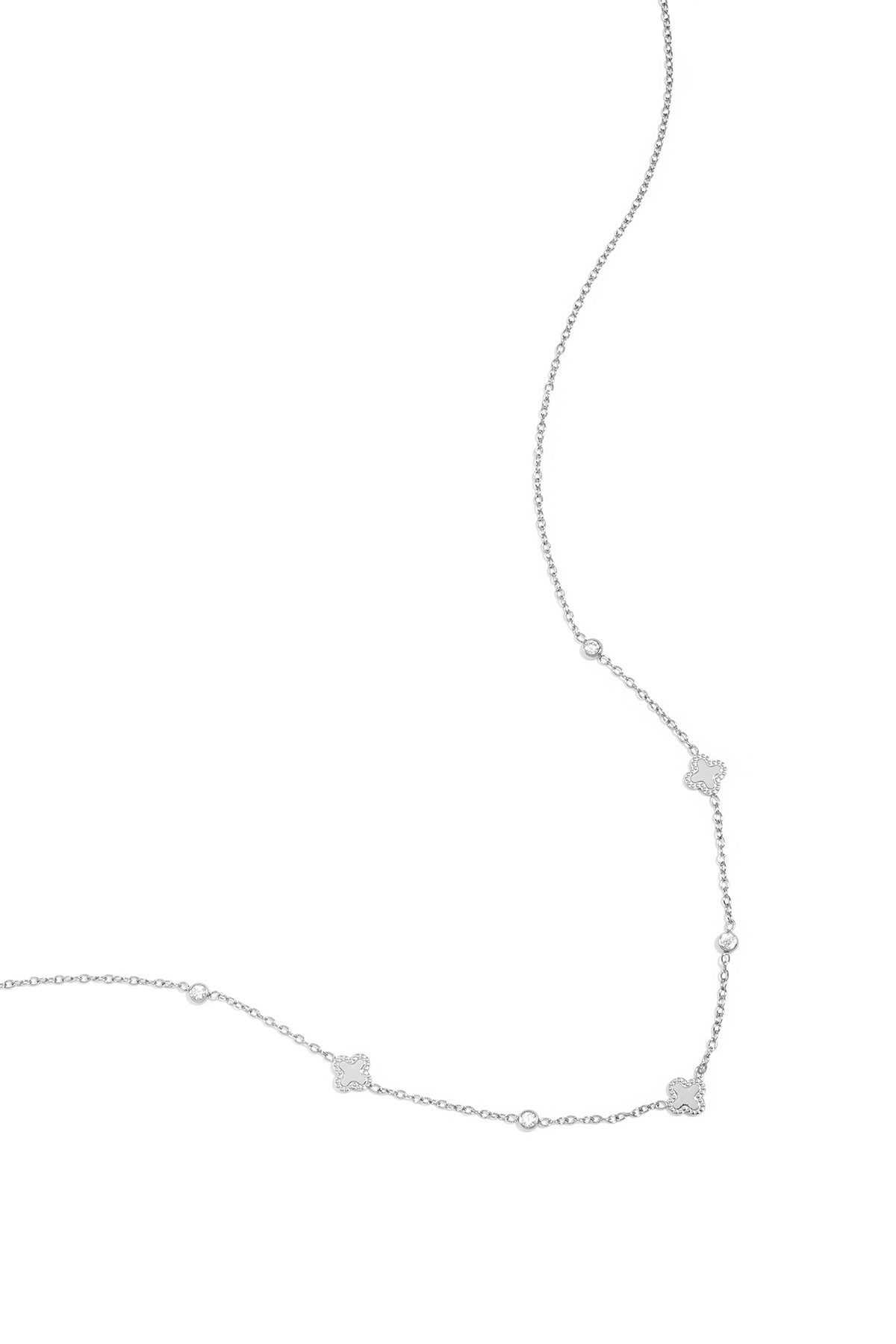 Ketting met klavertjes en ronde zirkonia steentjes