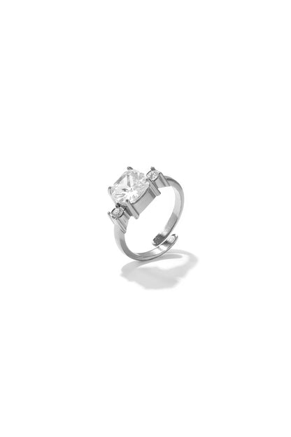 Verstelbare statement ring met zirkonia stenen