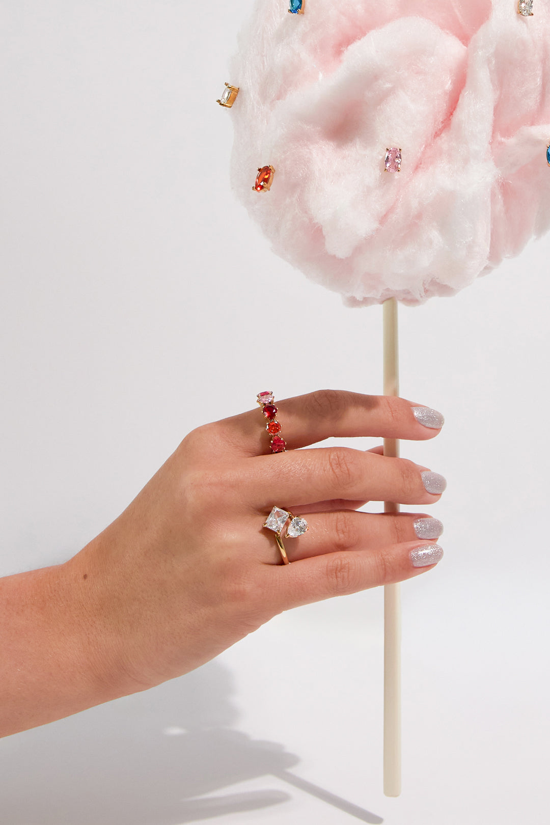 Minimalistische ringen van roestvrij staal in ovale vorm, eenvoudige dagelijkse sieraden uit de Simple Series voor dames.