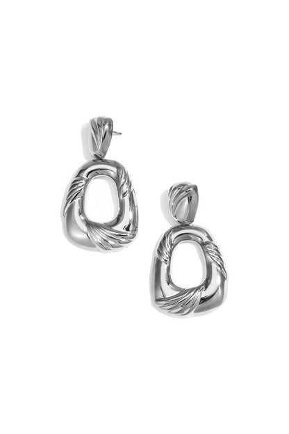 Statement oorbellen in druppelvorm met design