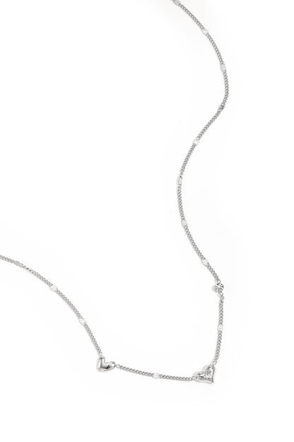 Ketting met hartjes en steentjes en patroon
