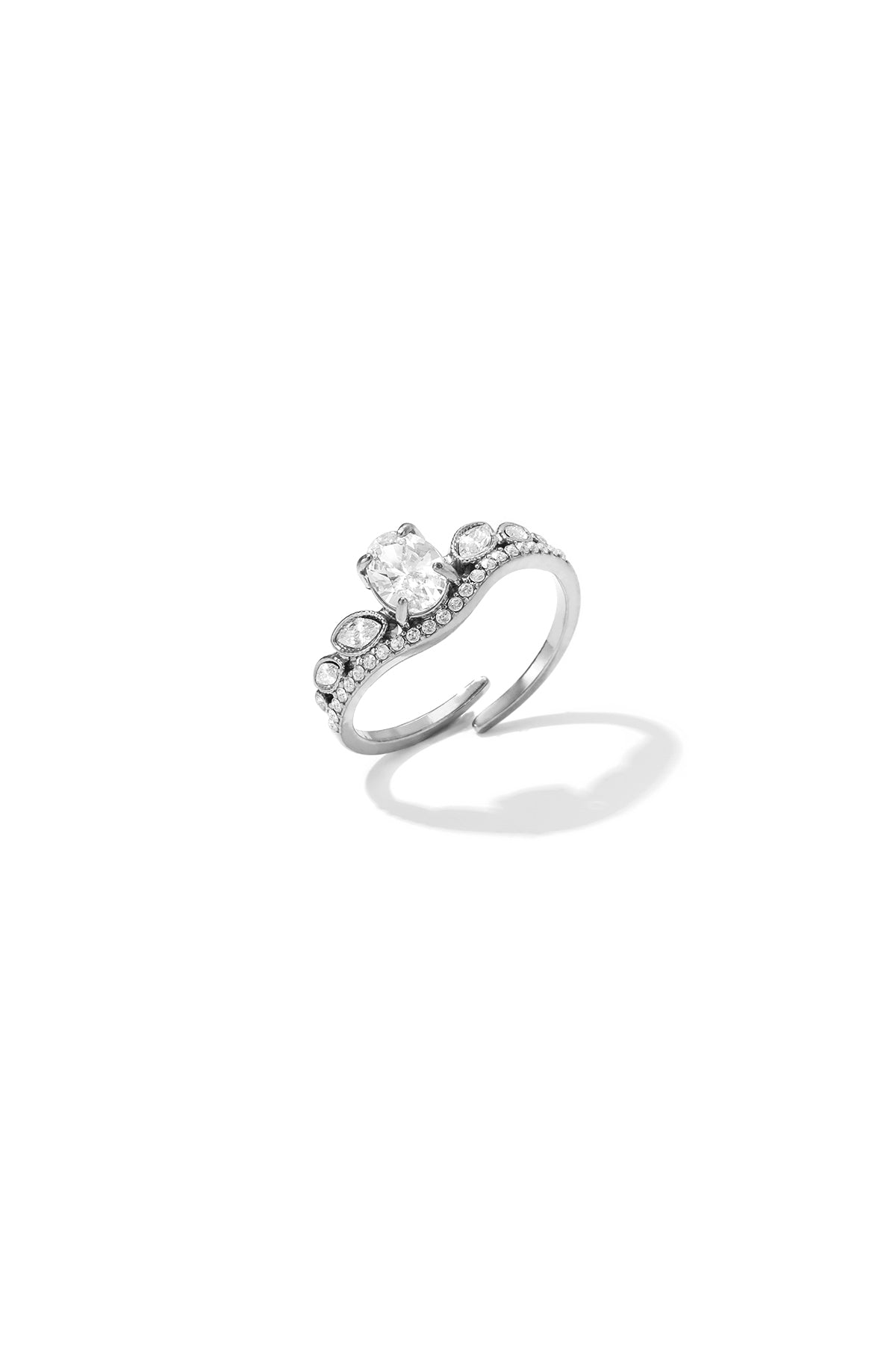 Minimalistische ringen van roestvrij staal in ovale vorm, eenvoudige dagelijkse sieraden uit de Simple Series voor dames.