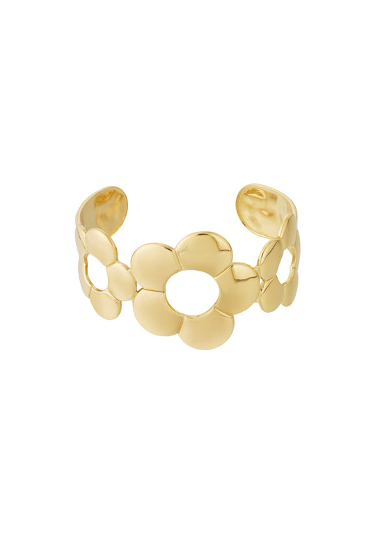 Drievoudige bloemenarmband