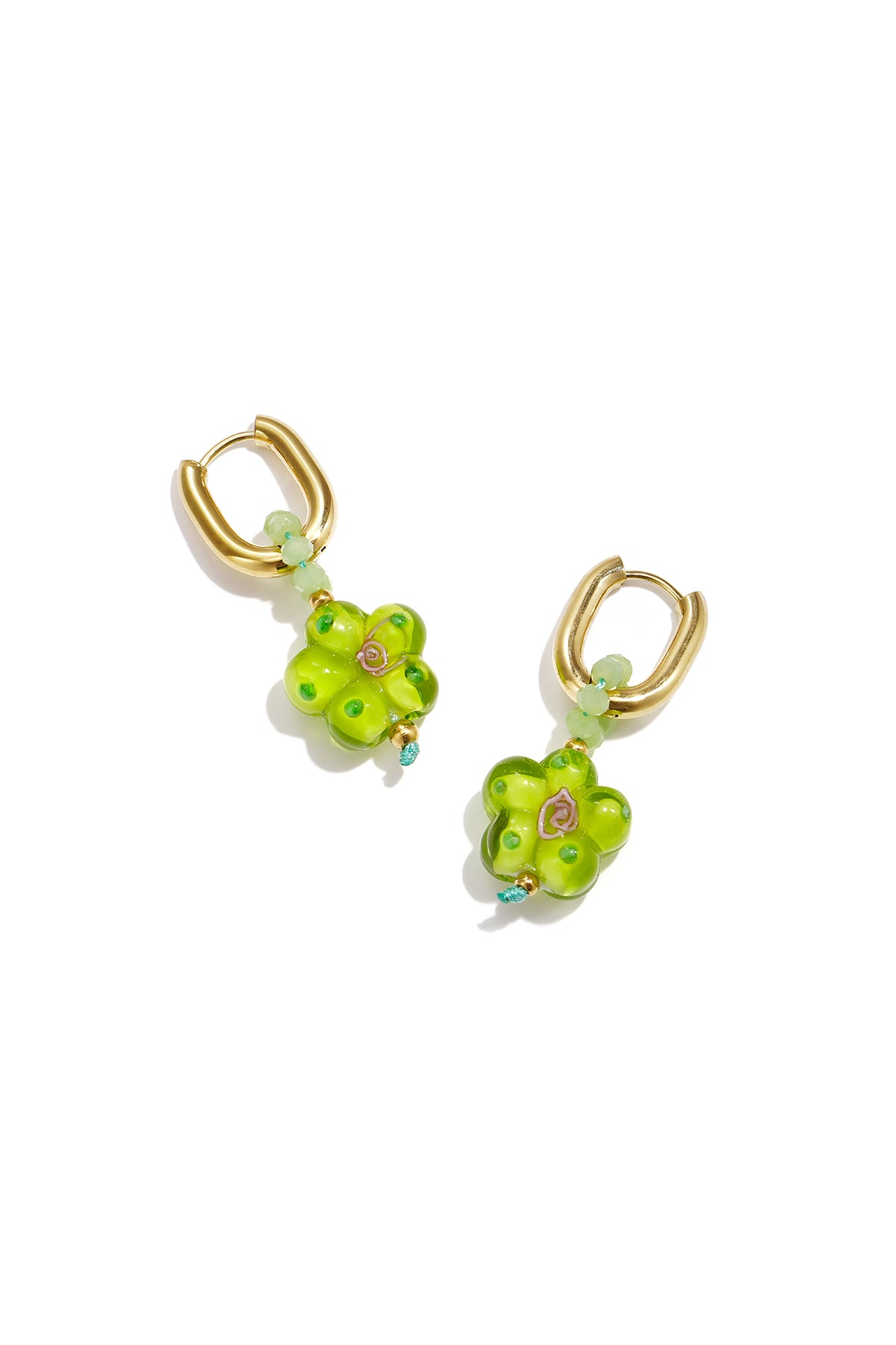 Oorbellen met roestvrijstalen kralen en bloemmotief uit de Daily Simple-serie voor dames.