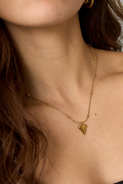 bolletjes ketting met hartje klein