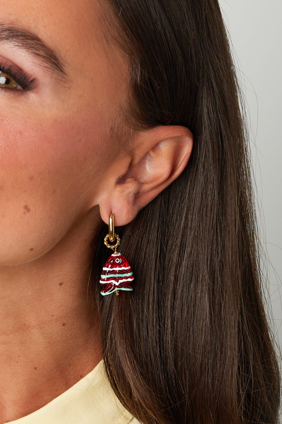 Roestvrijstalen hangende oorbellen in de vorm van een vis, eenvoudige dagelijkse sieraden uit de Simple Series voor dames.
